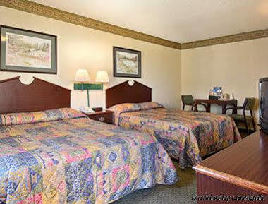 Super 8 By Wyndham Indianapolis/ne/castleton Area Hotel Indianapolis
