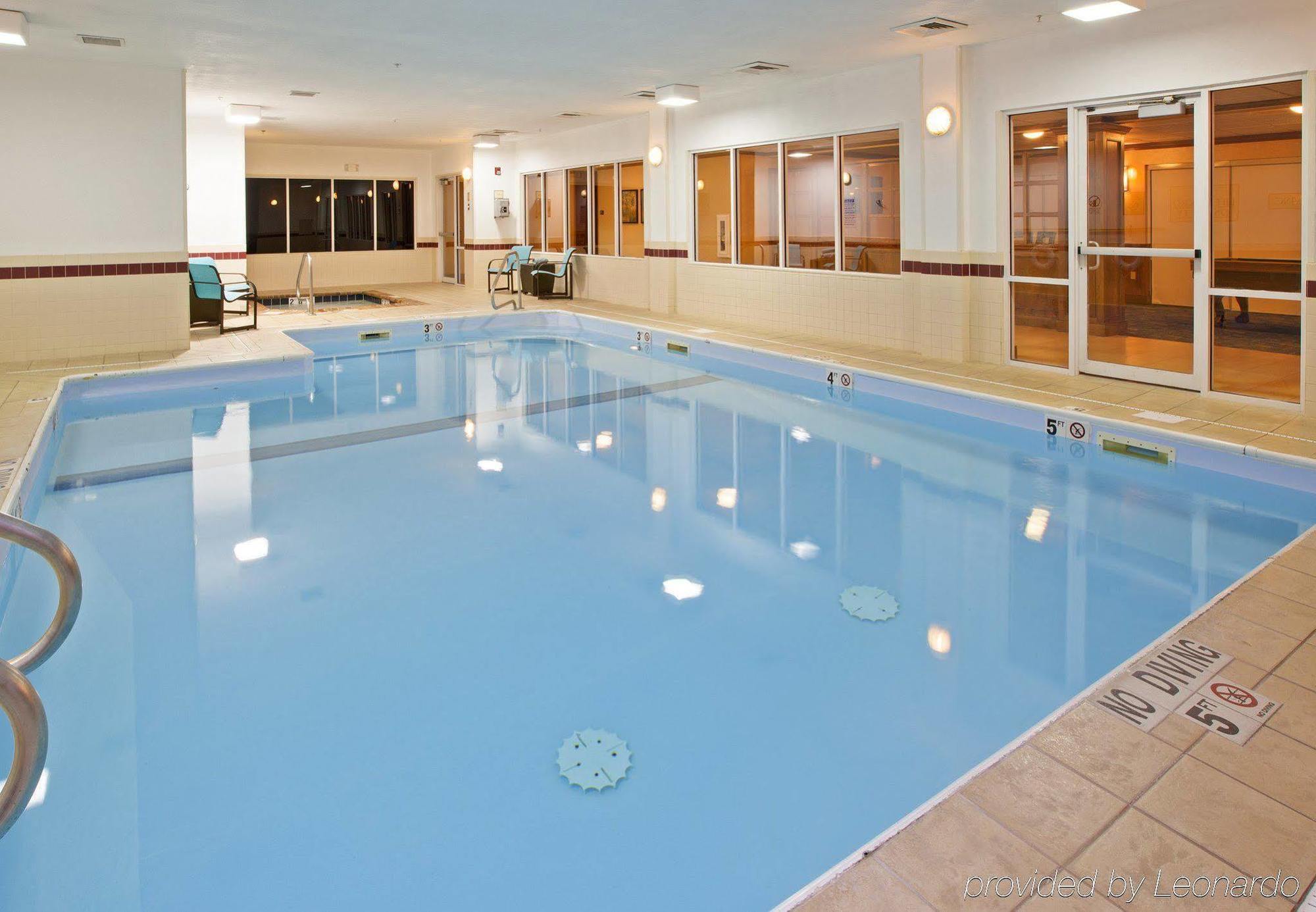 Downtown On The Canal Hotel 3*