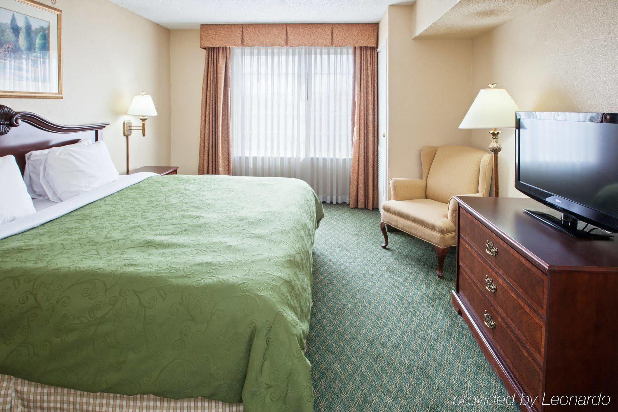 Country & By Radisson, Airport South, In
