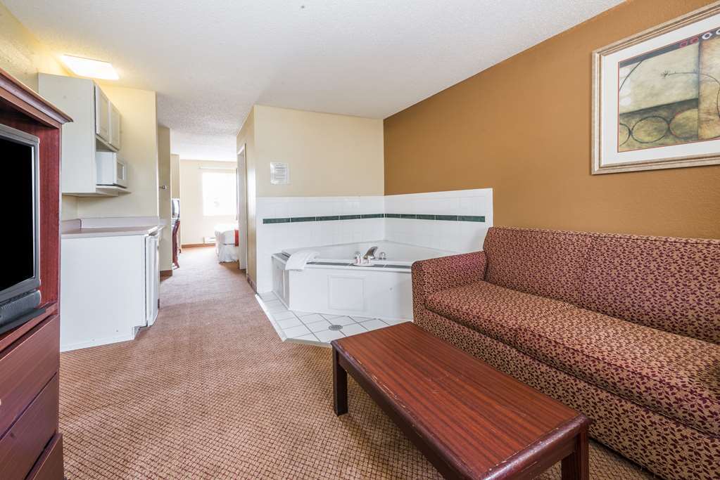 Super 8 By Wyndham Indianapolis/ne/castleton Area Hotel Indianapolis