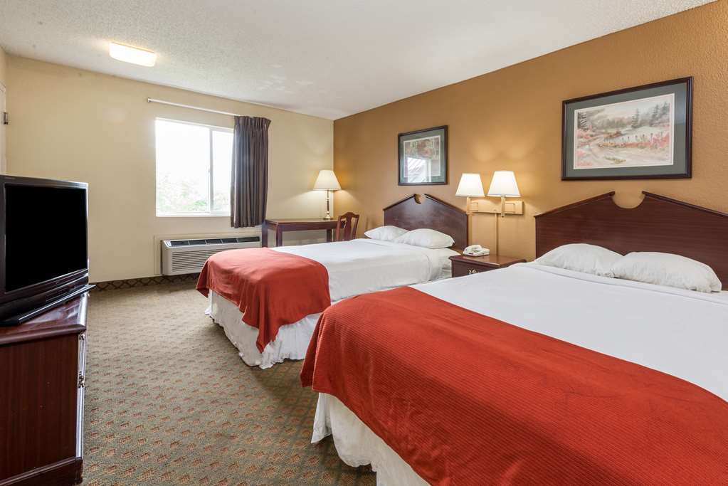 Super 8 By Wyndham Indianapolis/ne/castleton Area 2*