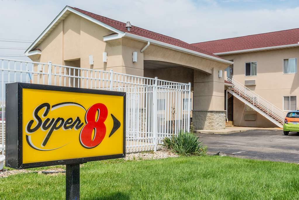 Super 8 By Wyndham Indianapolis/ne/castleton Area Hotel Indianapolis