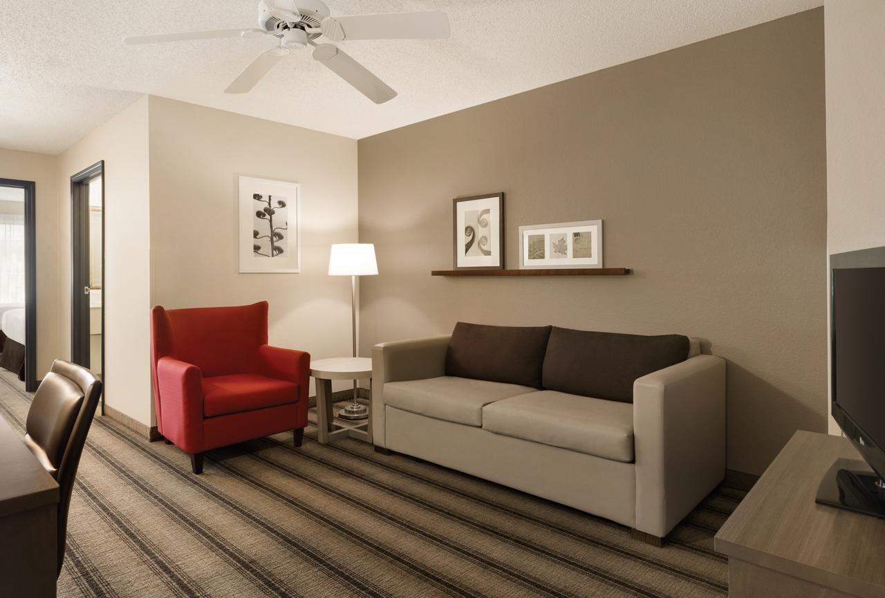 Country & By Radisson, Airport South, In