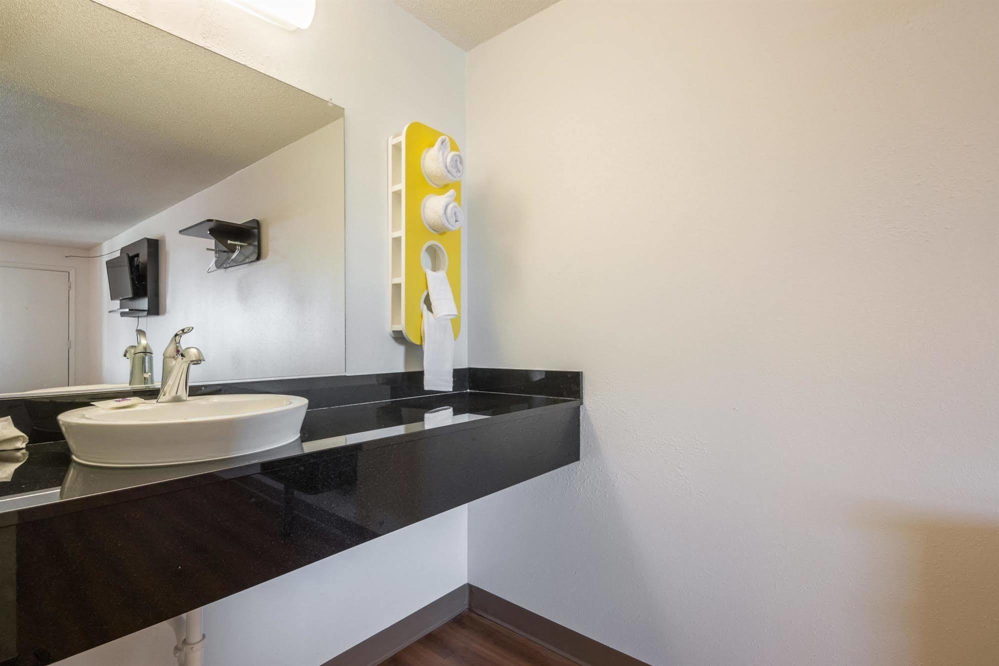 Hotel 465 By Regency