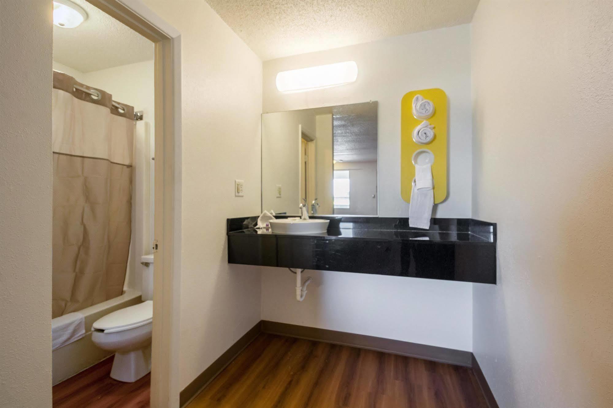 Hotel 465 By Regency Indianapolis