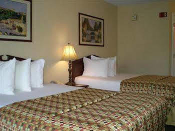 Baymont By Wyndham South Hotel 2*