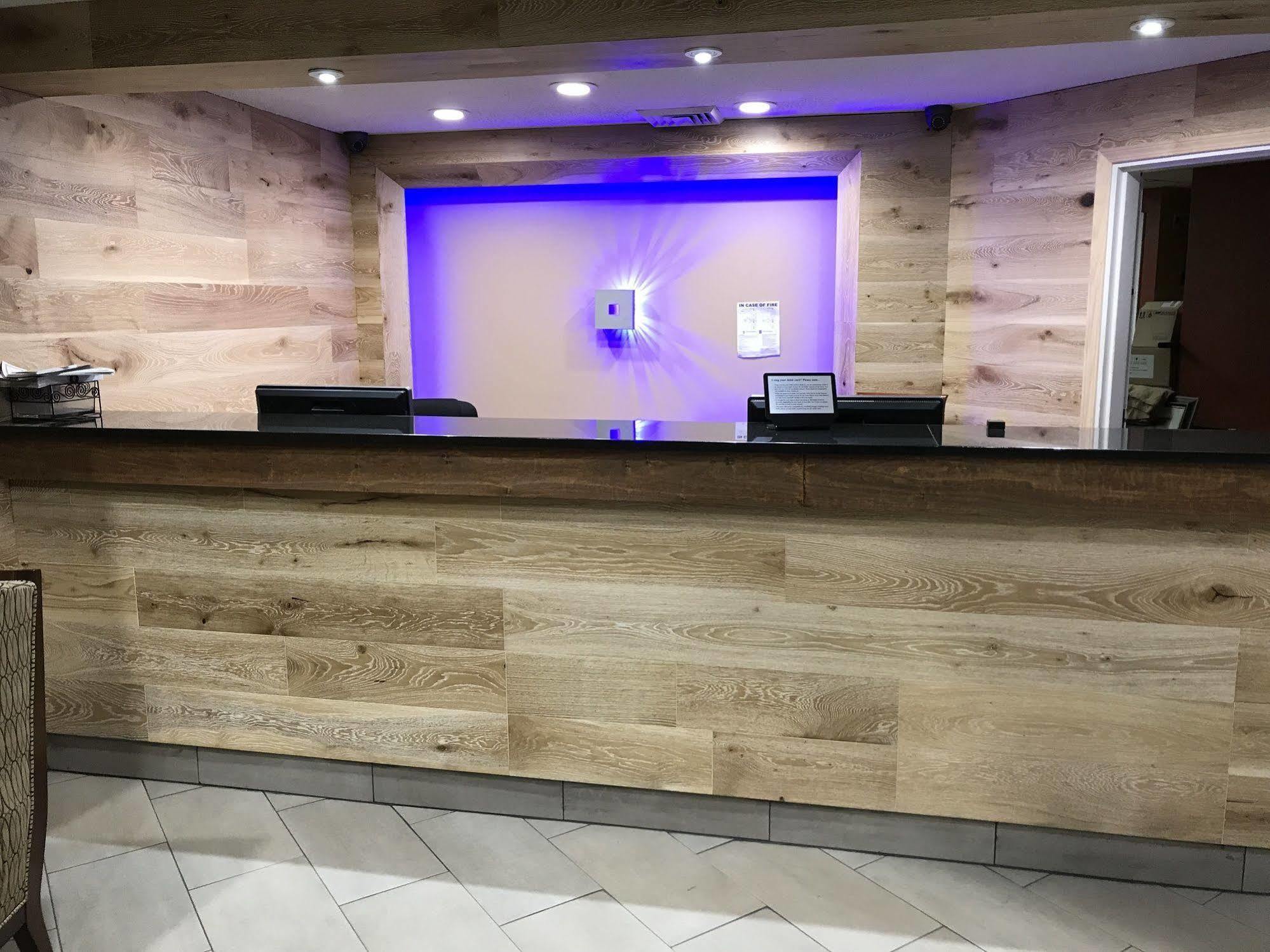 Hotel Country & By Radisson, East, In 3*