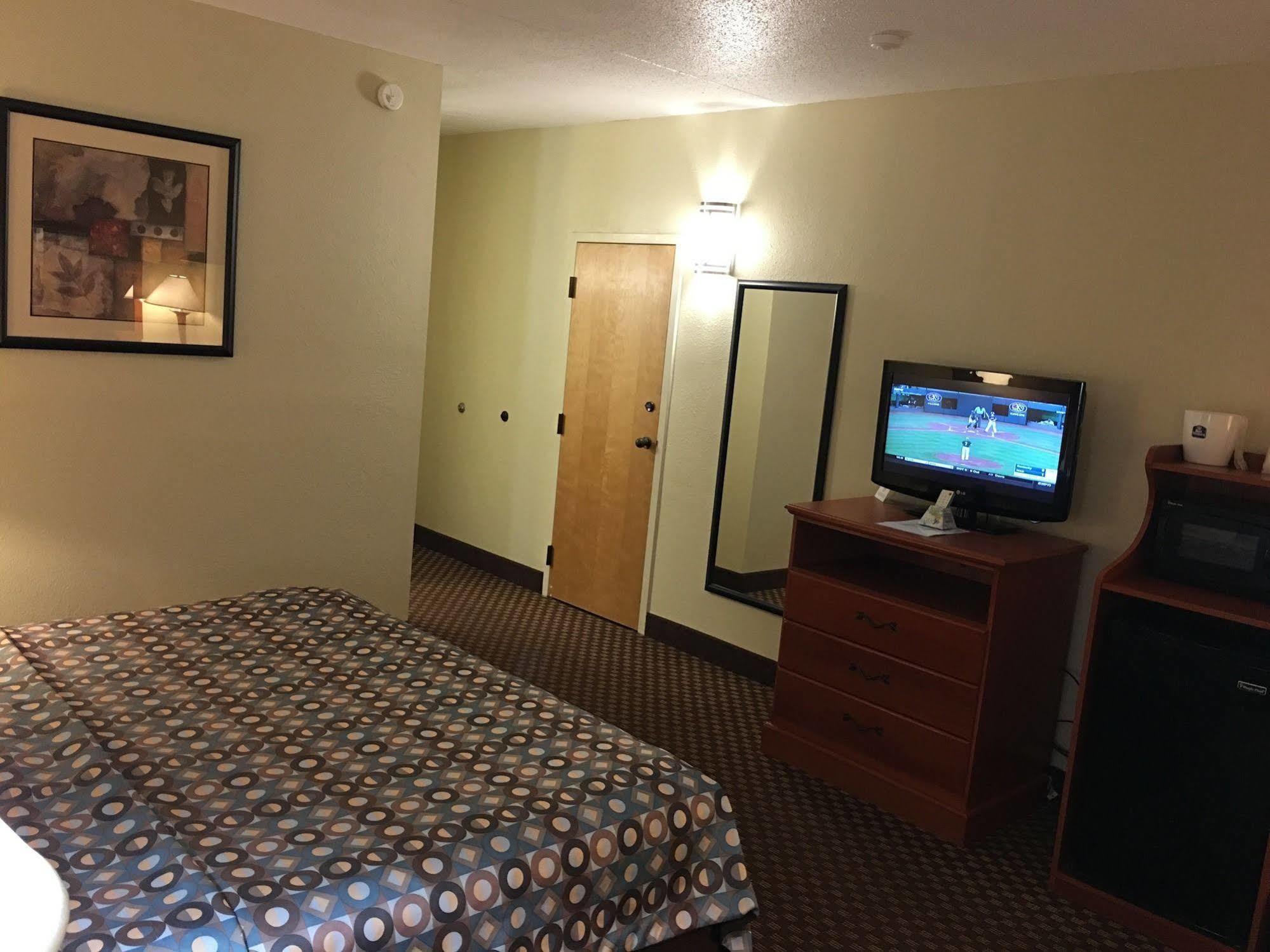 Country & By Radisson, East, In Hotel Indianapolis