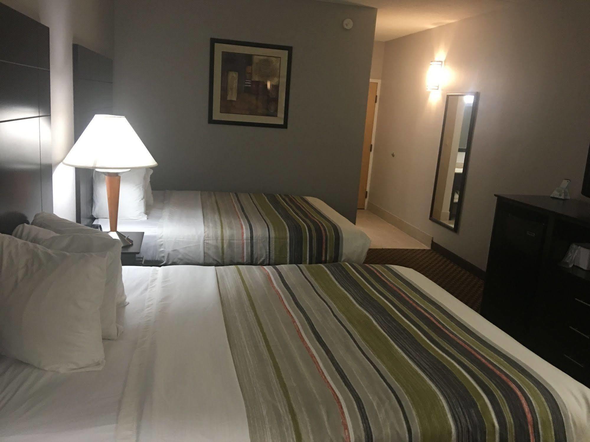 Country & By Radisson, East, In Indianapolis
