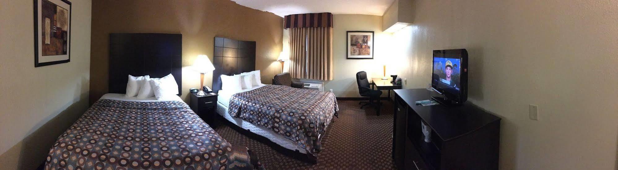 Country & By Radisson, East, In Indianapolis