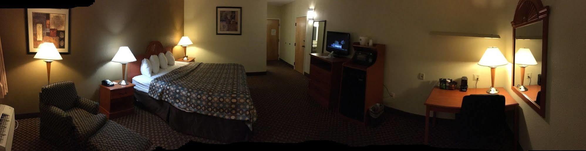 Country & By Radisson, East, In 3* Indianapolis