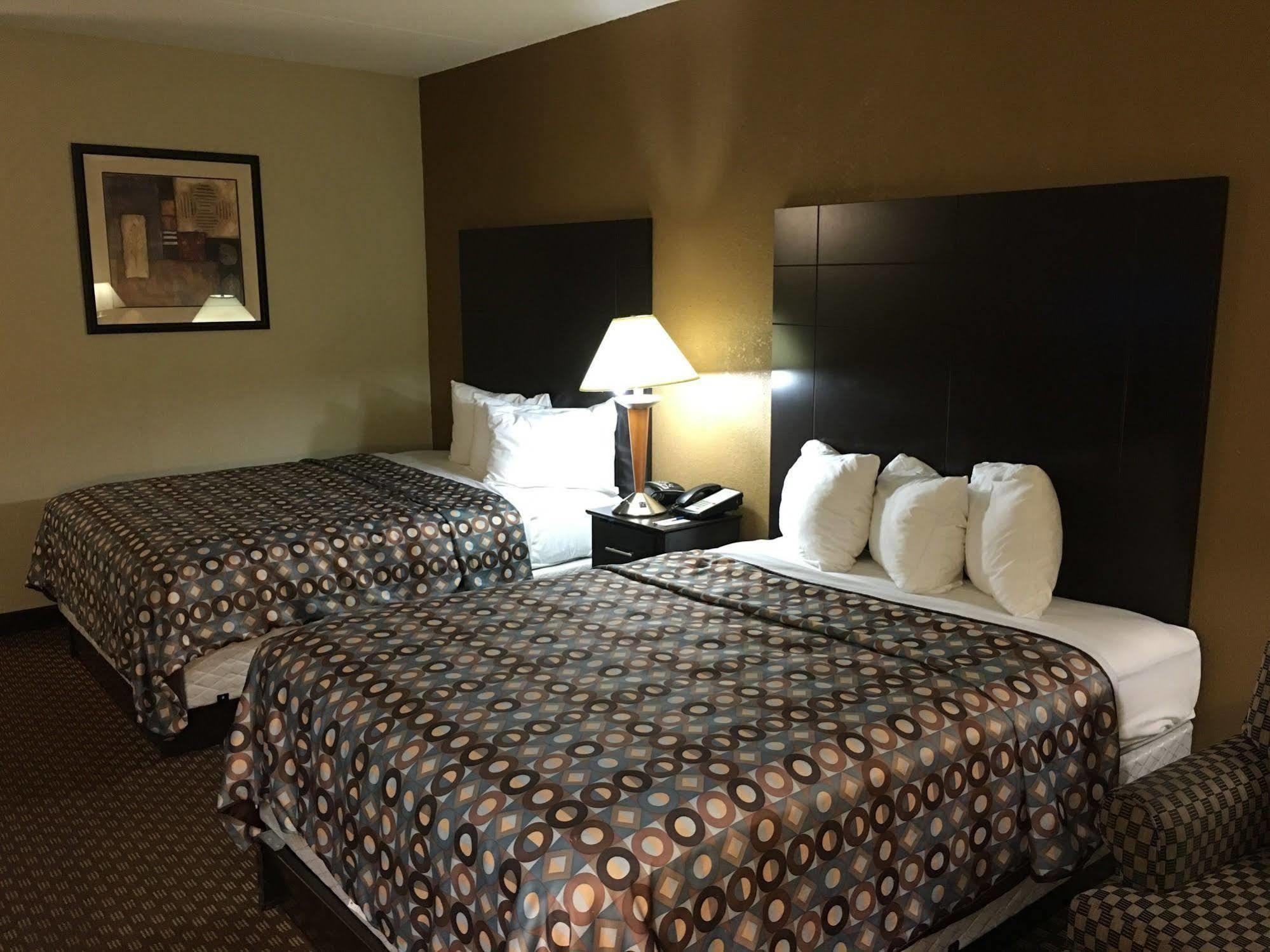 Country & By Radisson, East, In Indianapolis