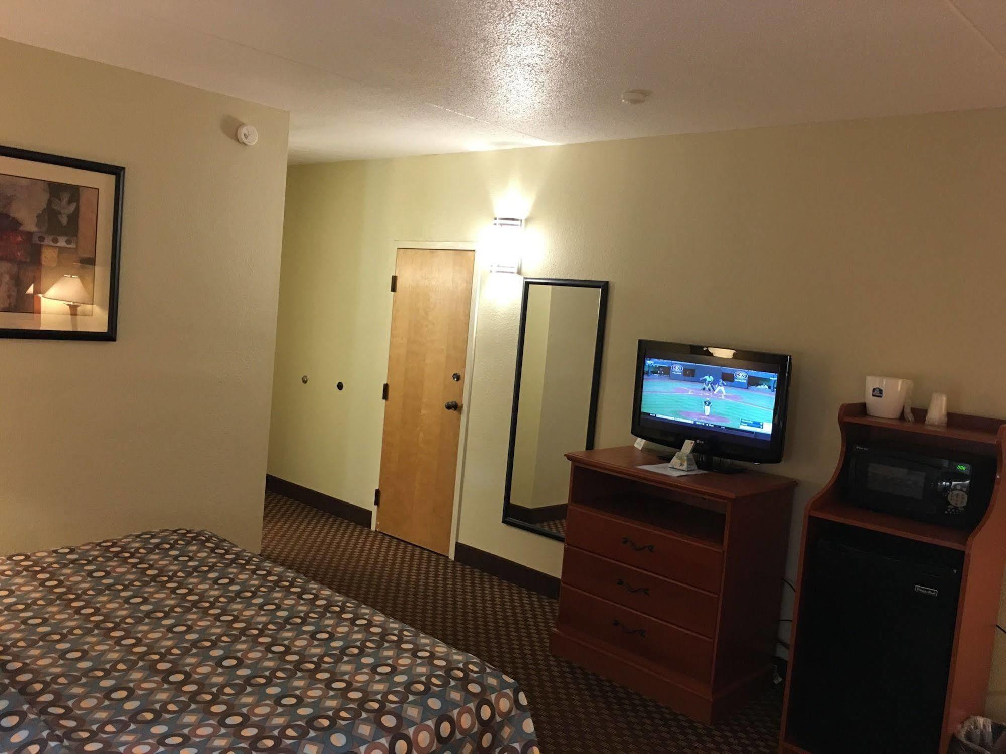 Country & By Radisson, East, In 3*