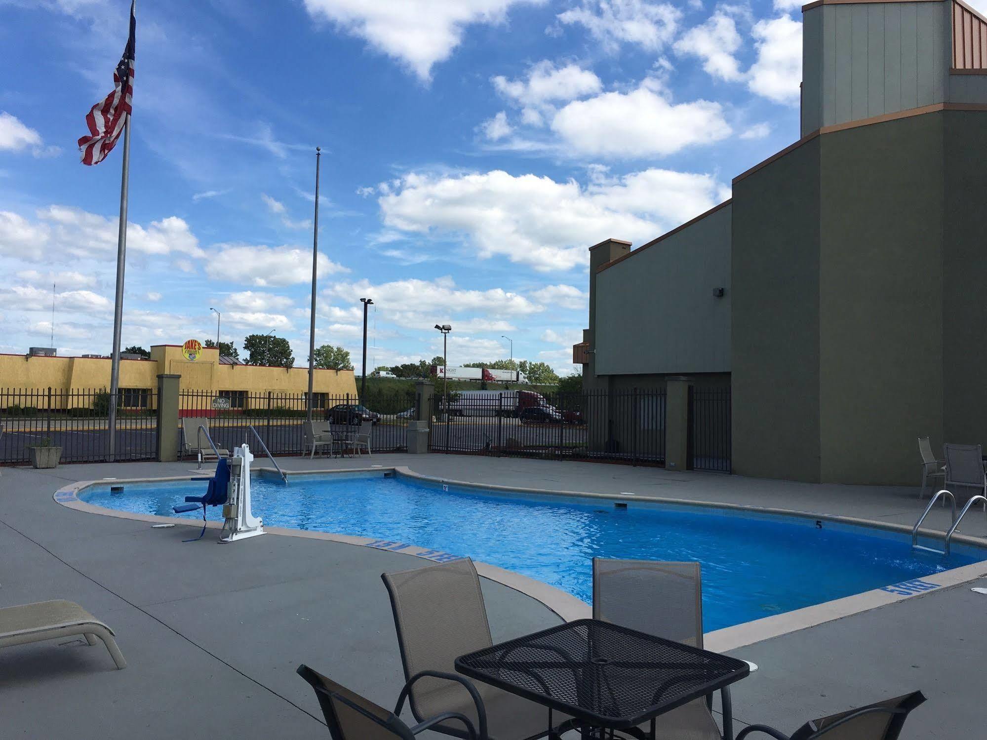 Hotel Country & By Radisson, East, In 3*