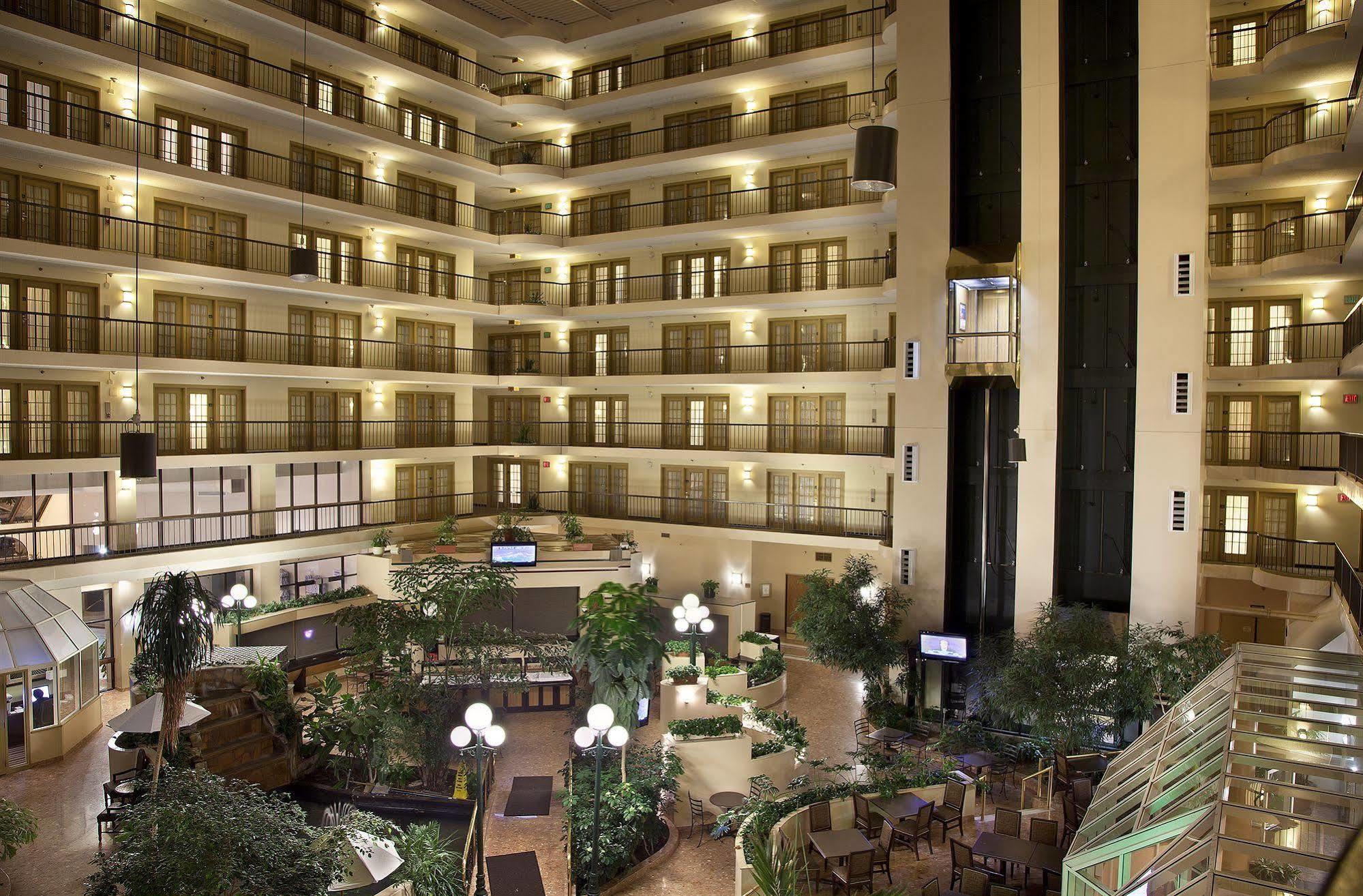Hotel Embassy By Hilton North