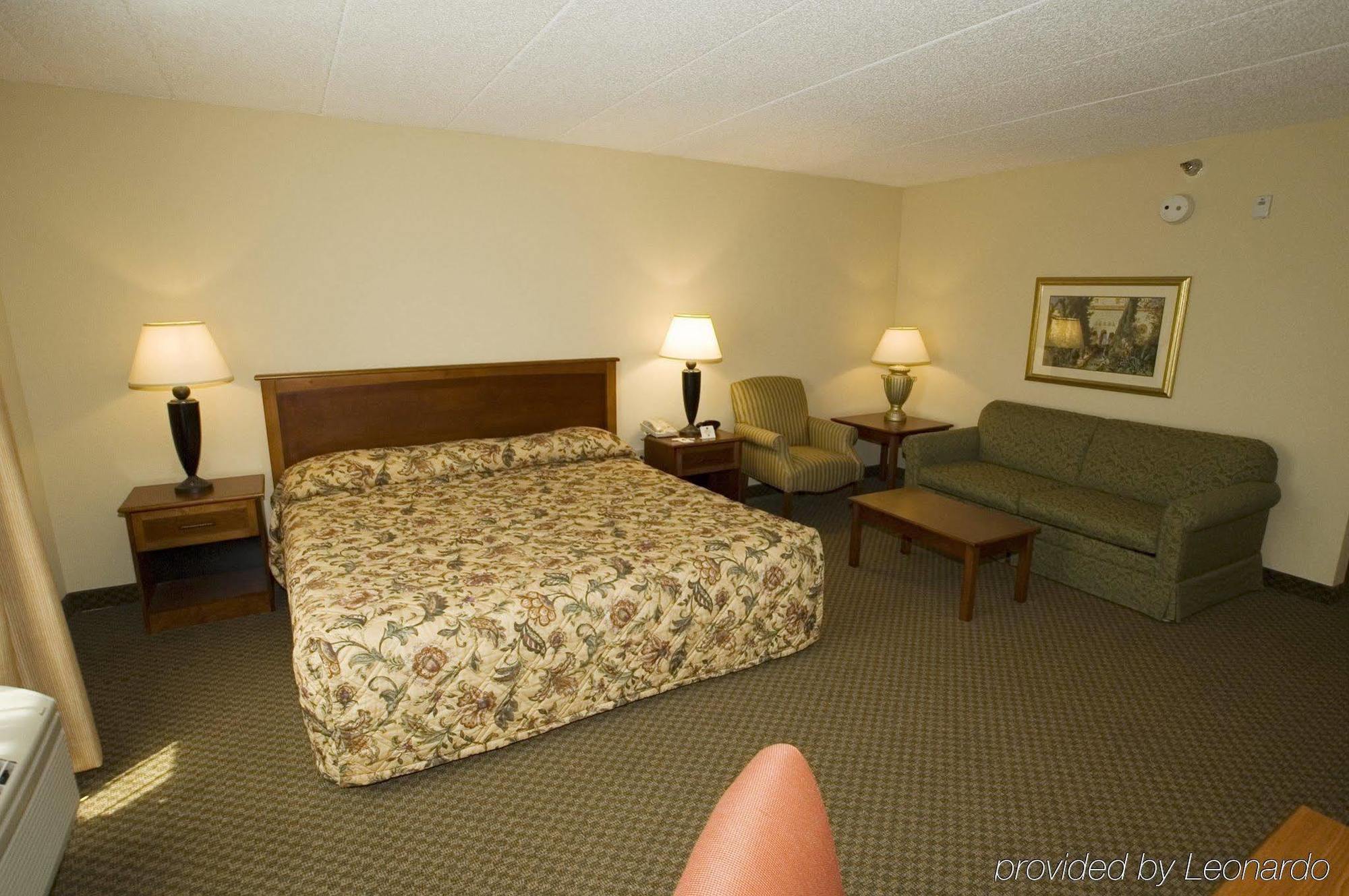 Hotel Express & Dtn-conv Ctr By Ihg