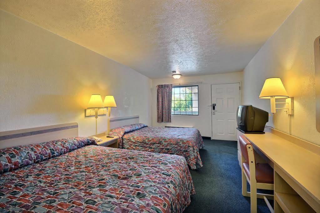 Days By Wyndham South Hotel Indianapolis