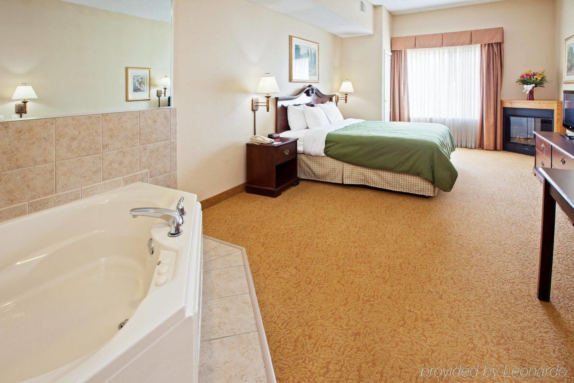 Hotel Country & By Radisson, Airport South, In 3*