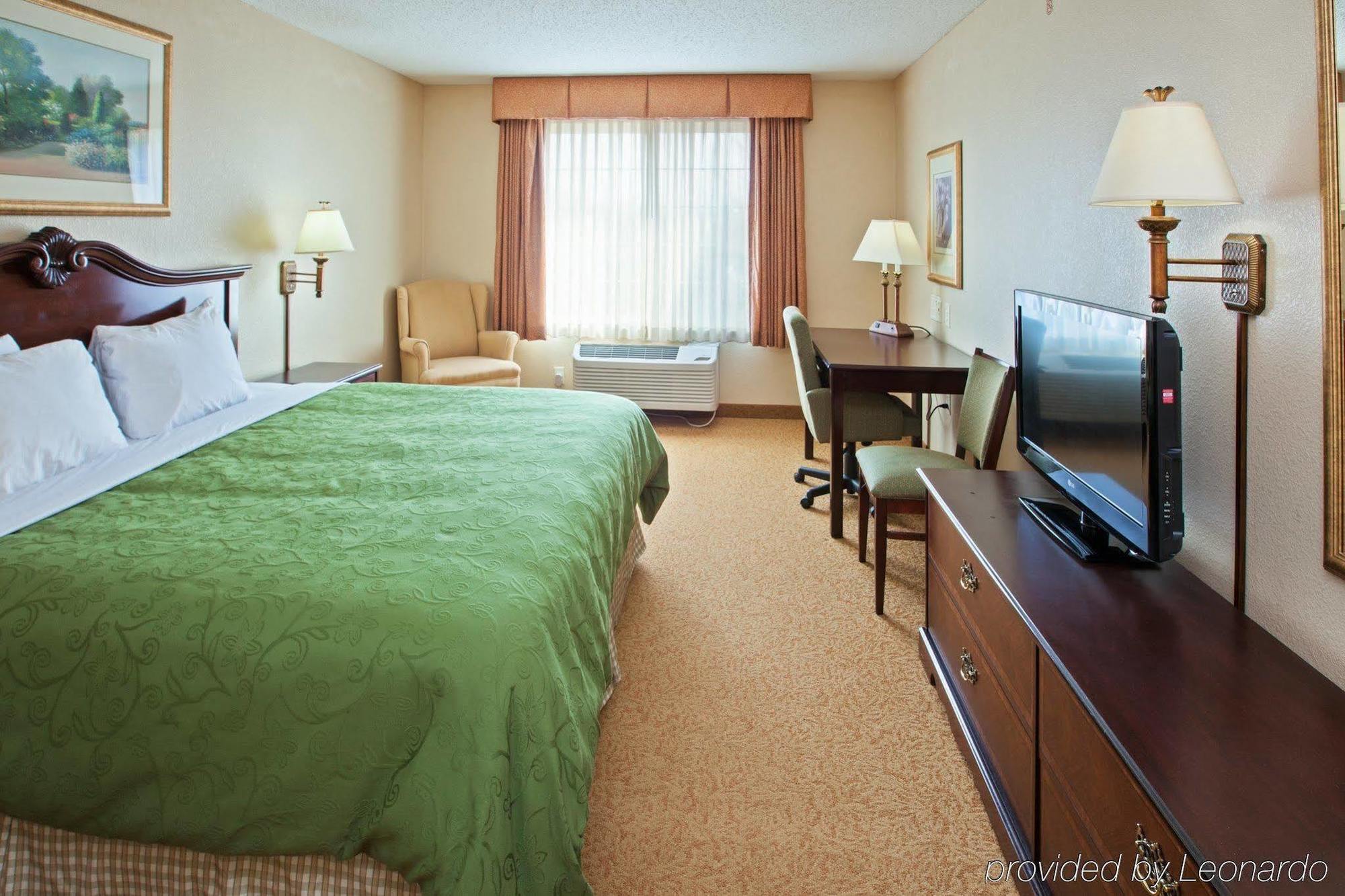 Hotel Country & By Radisson, Airport South, In