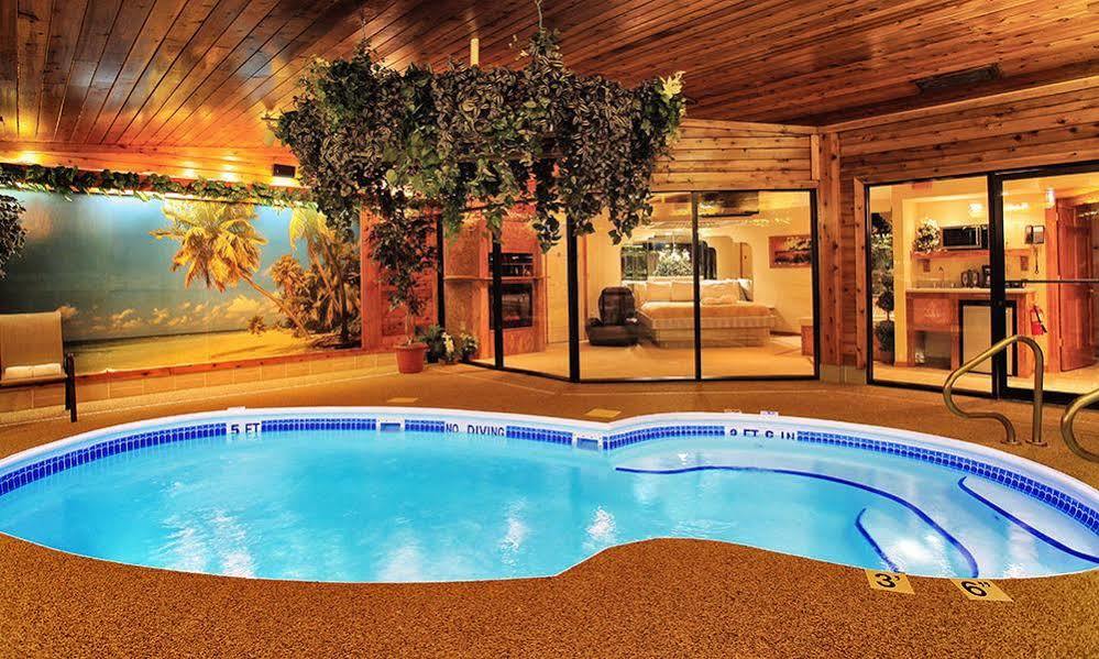 Love hotel Sybaris Pool Indianapolis