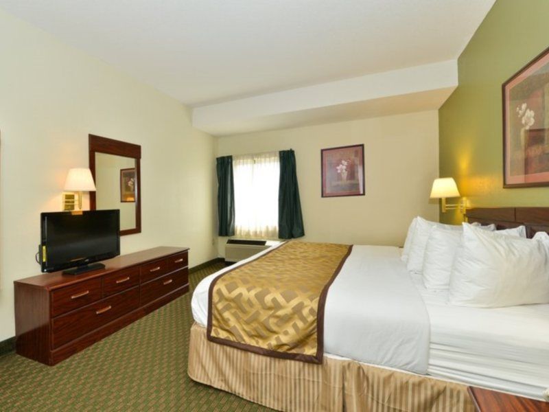 Hotel Quality & Southport Indianapolis