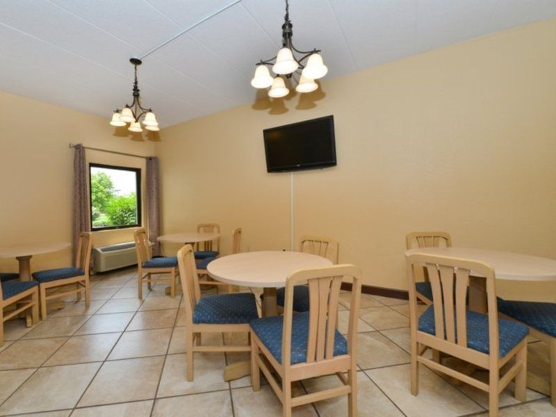 Hotel Quality & Southport Indianapolis