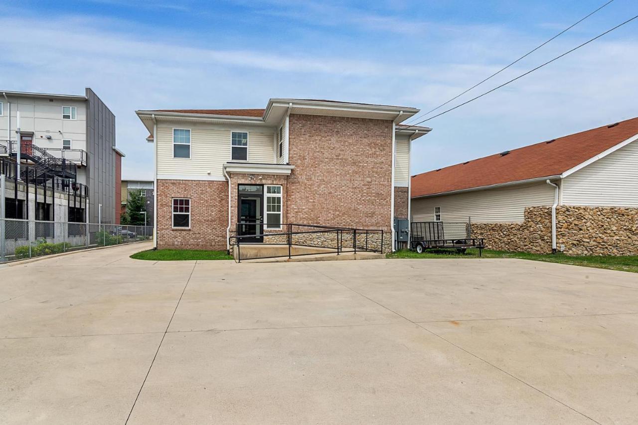 Apartment Your In Indy + Free Private Parking, 5min Downtown Indianapolis