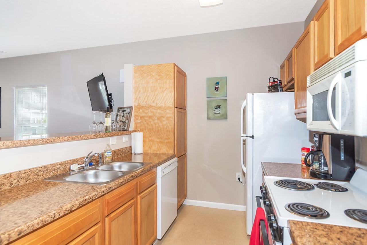 Your In Indy + Free Private Parking, 5min Downtown Indianapolis