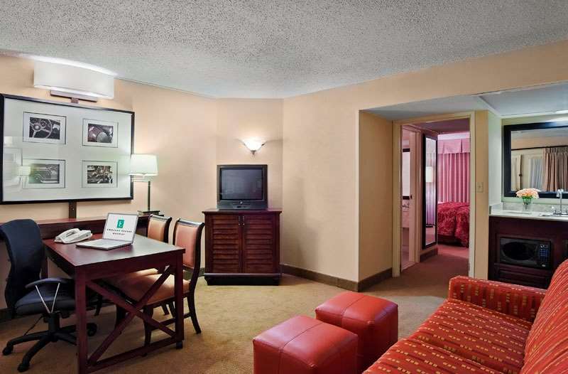 Embassy By Hilton North Hotel Indianapolis