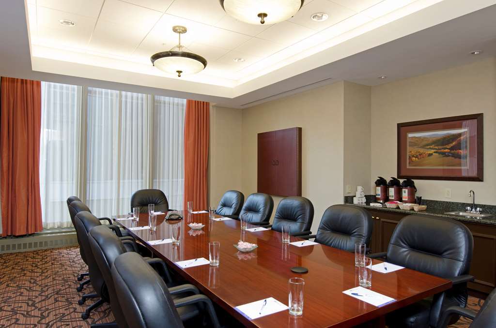 Hilton Garden Downtown 3*