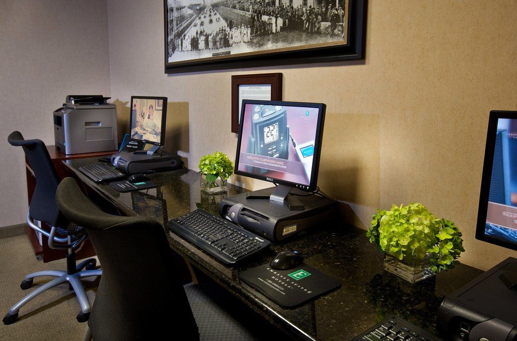 Embassy By Hilton Downtown Hotel Indianapolis