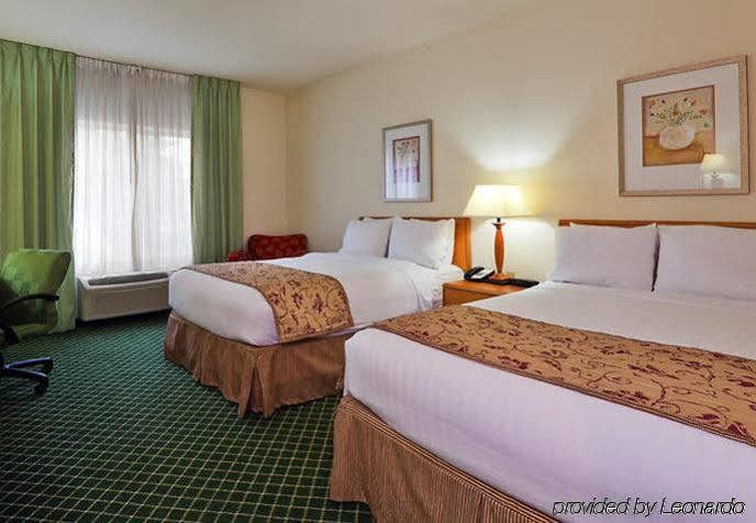 Hotel Fairfield & Airport