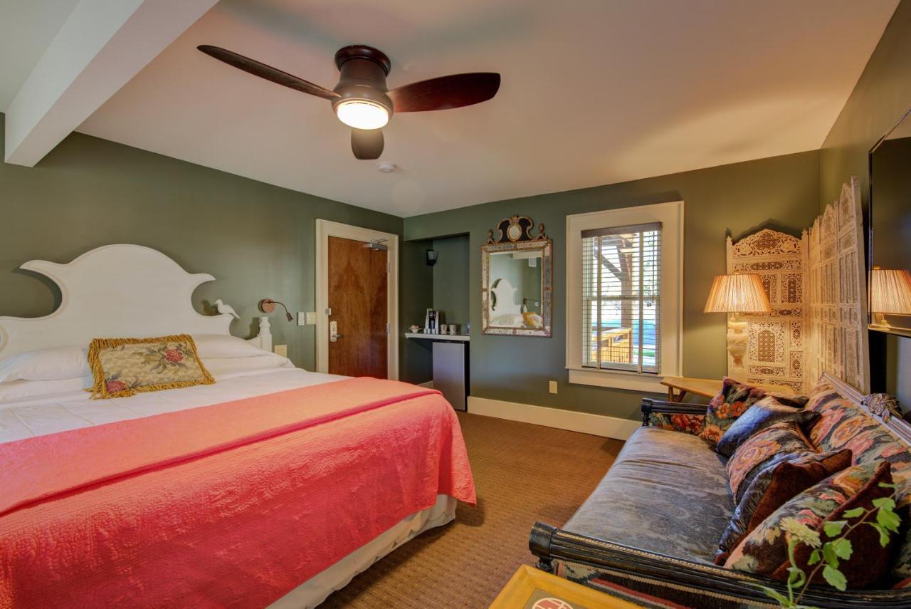 Broad Ripple Bed & Breakfast 3*