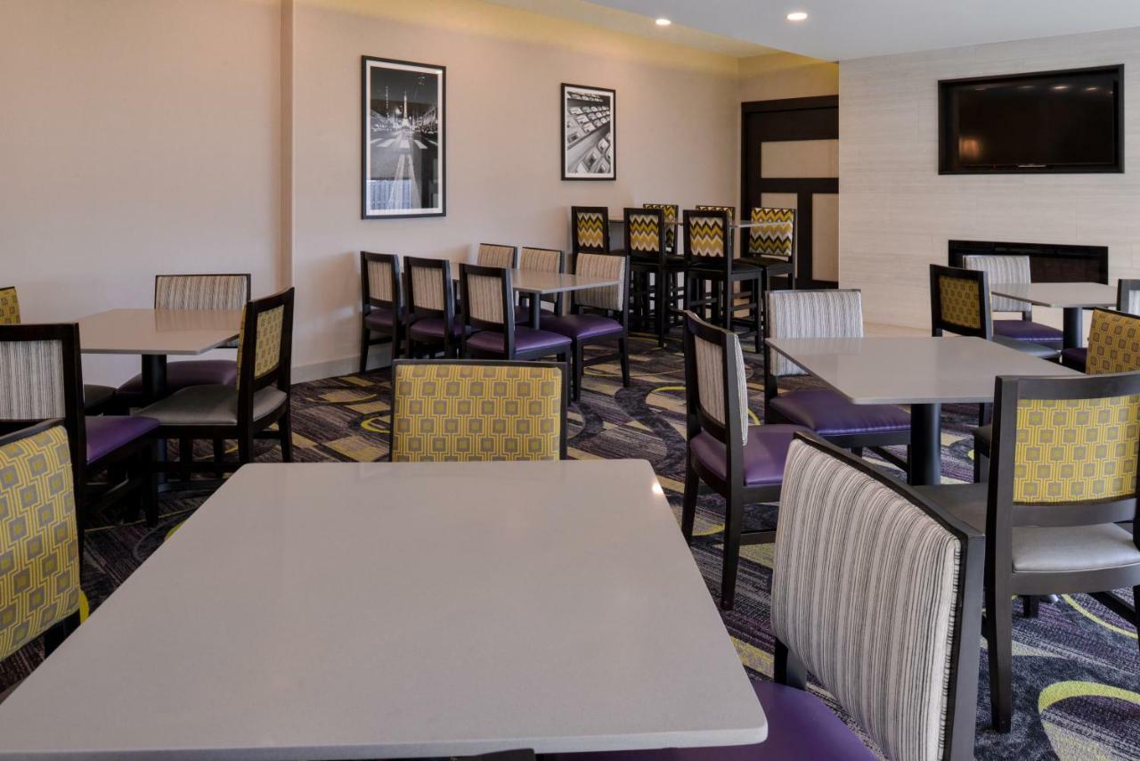 Hotel La Quinta By Wyndham South 3*