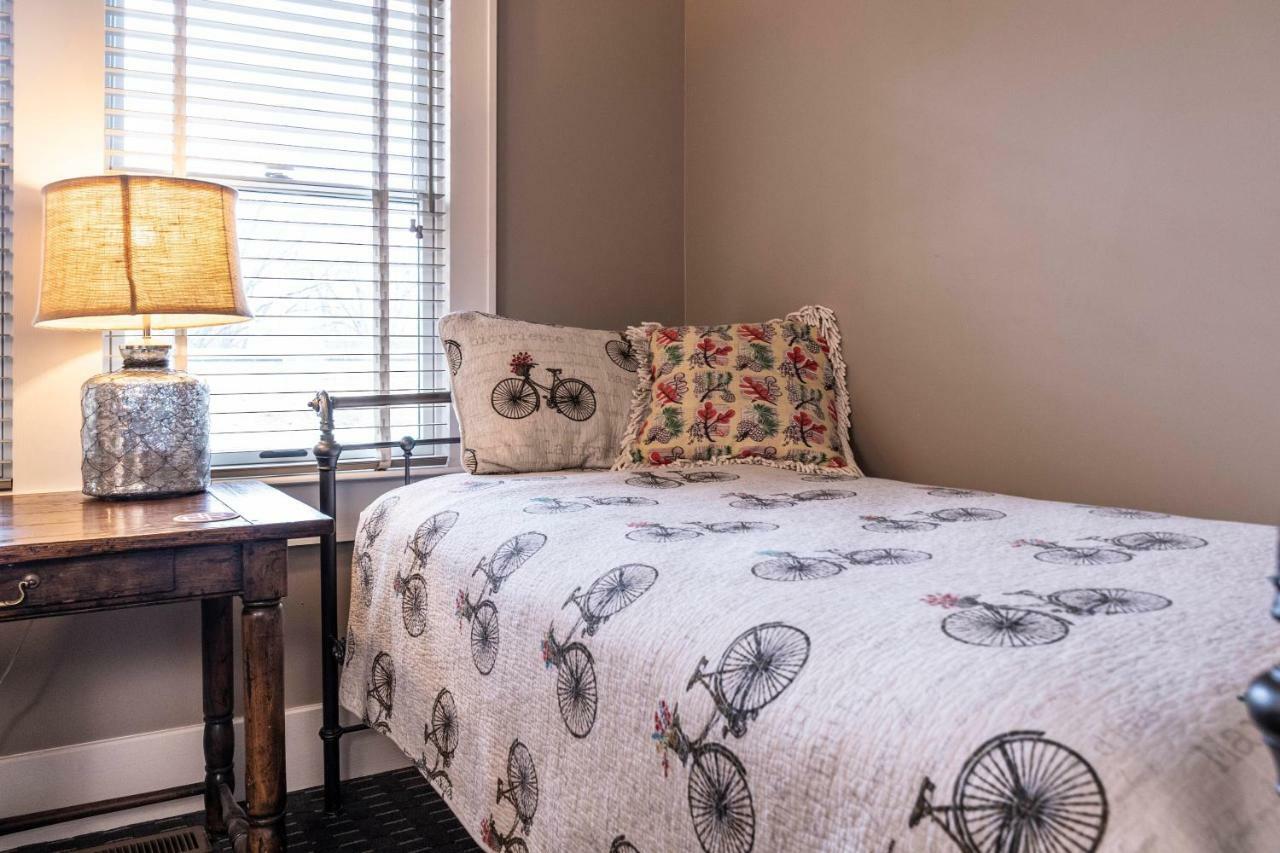 Broad Ripple Bed & Breakfast 3*
