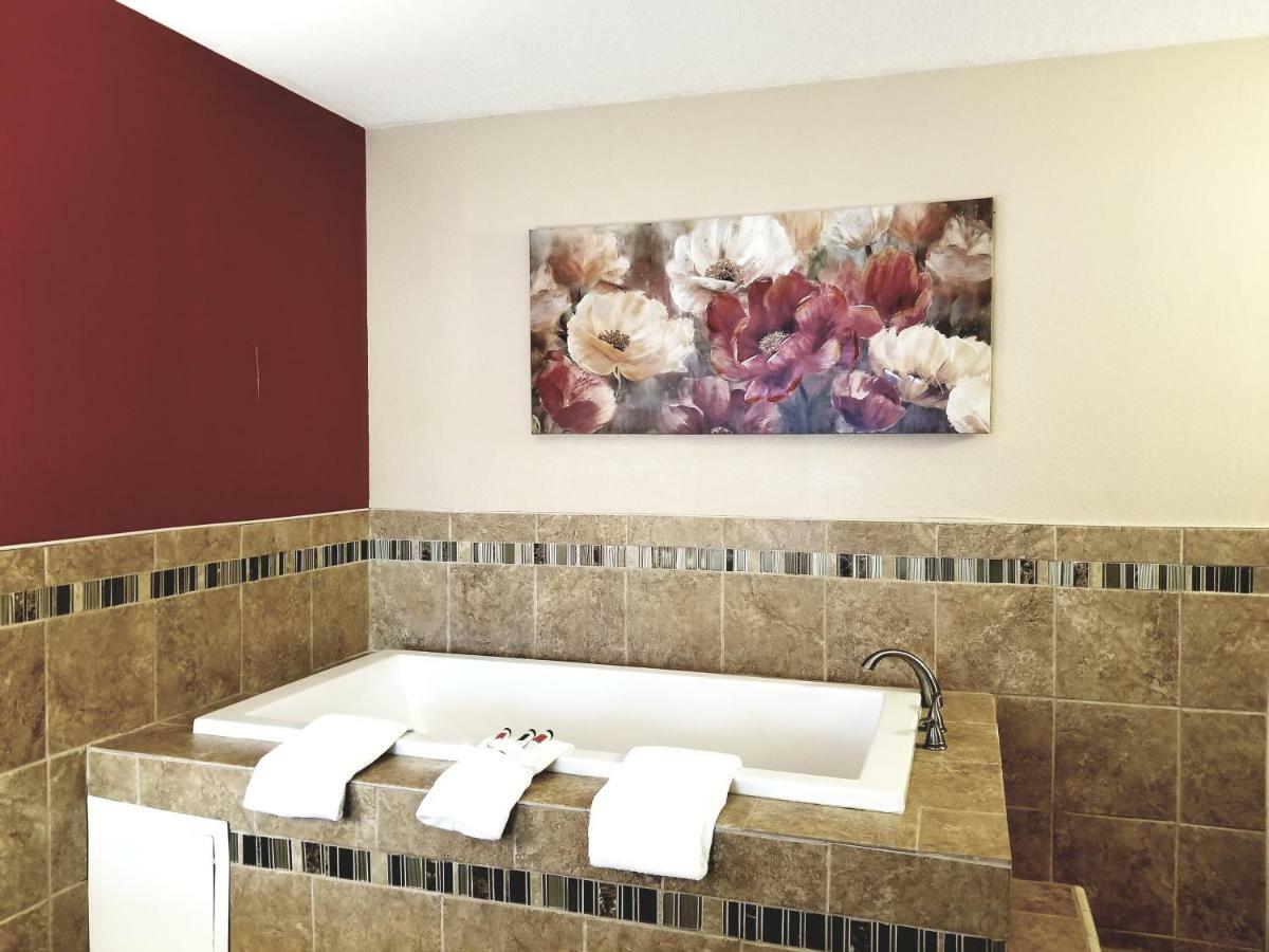 Baymont By Wyndham West 2*
