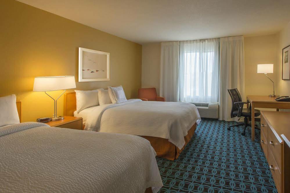 Hotel Fairfield & Airport