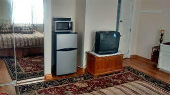 Bed & Breakfast Speedway Legacy 2*