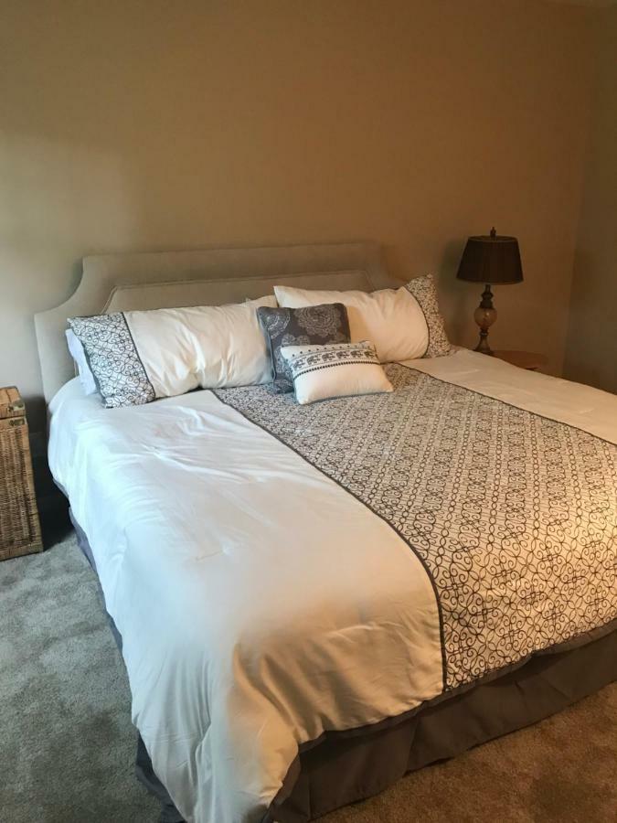 806 Lincolnwood Lane * Indianapolis