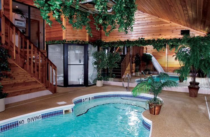 Love hotel Sybaris Pool Indianapolis 2*