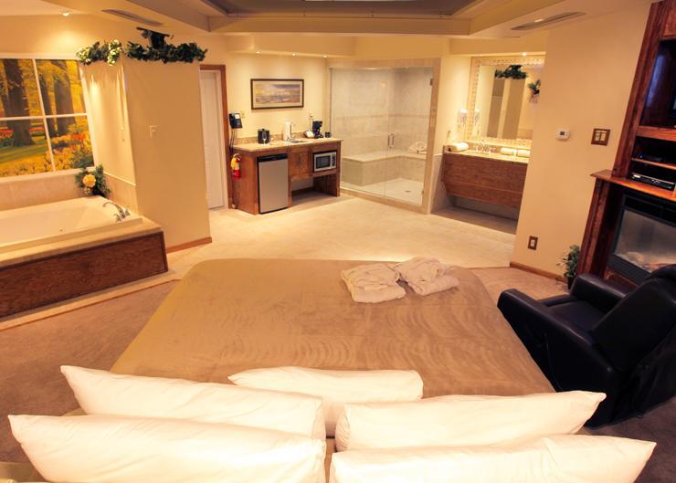 Sybaris Pool Indianapolis 2*