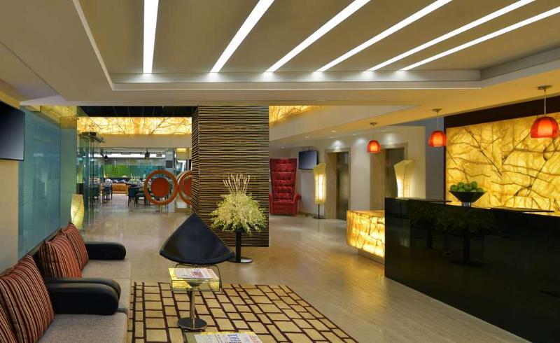 Home2 By Hilton Airport 3*