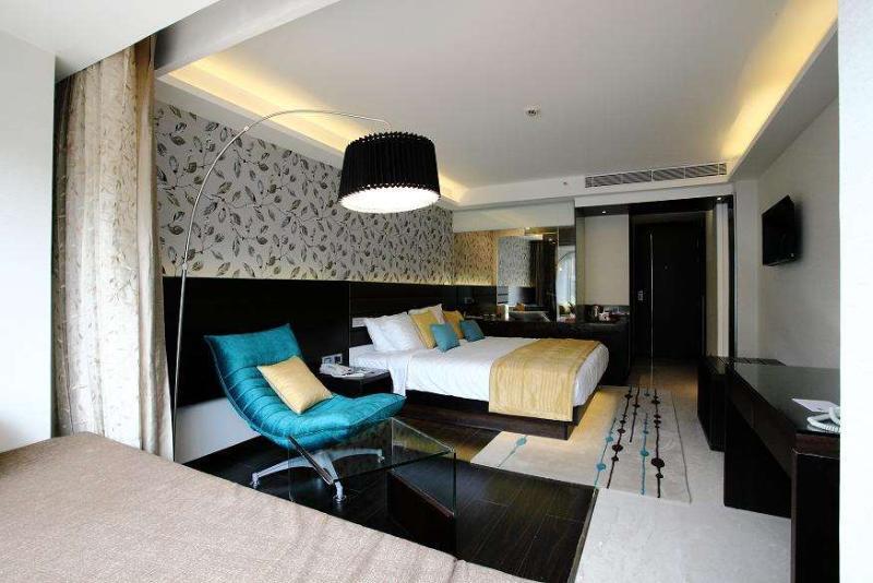 Hotel Home2 By Hilton Airport