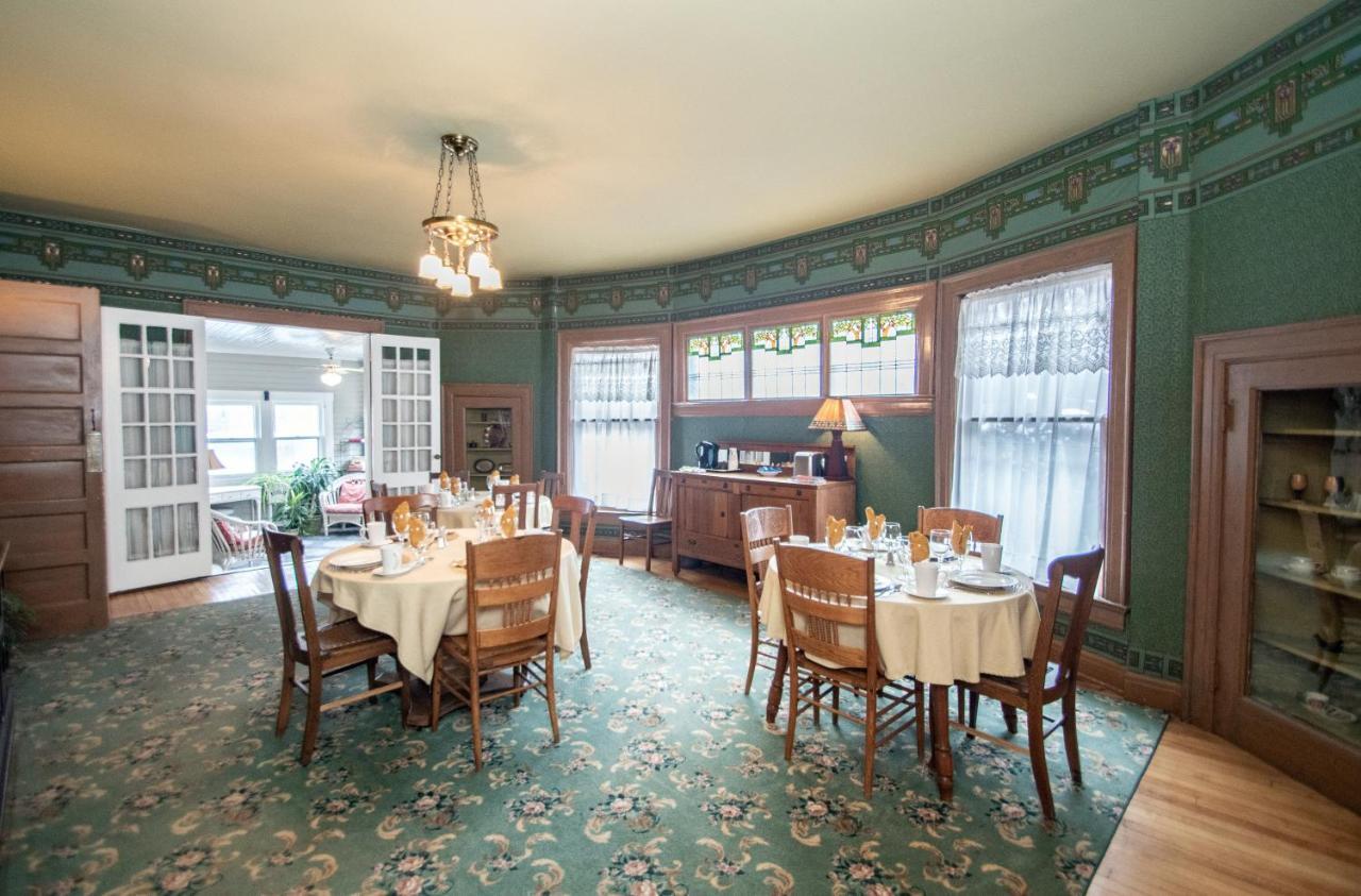 Looking Glass Inn Indianapolis