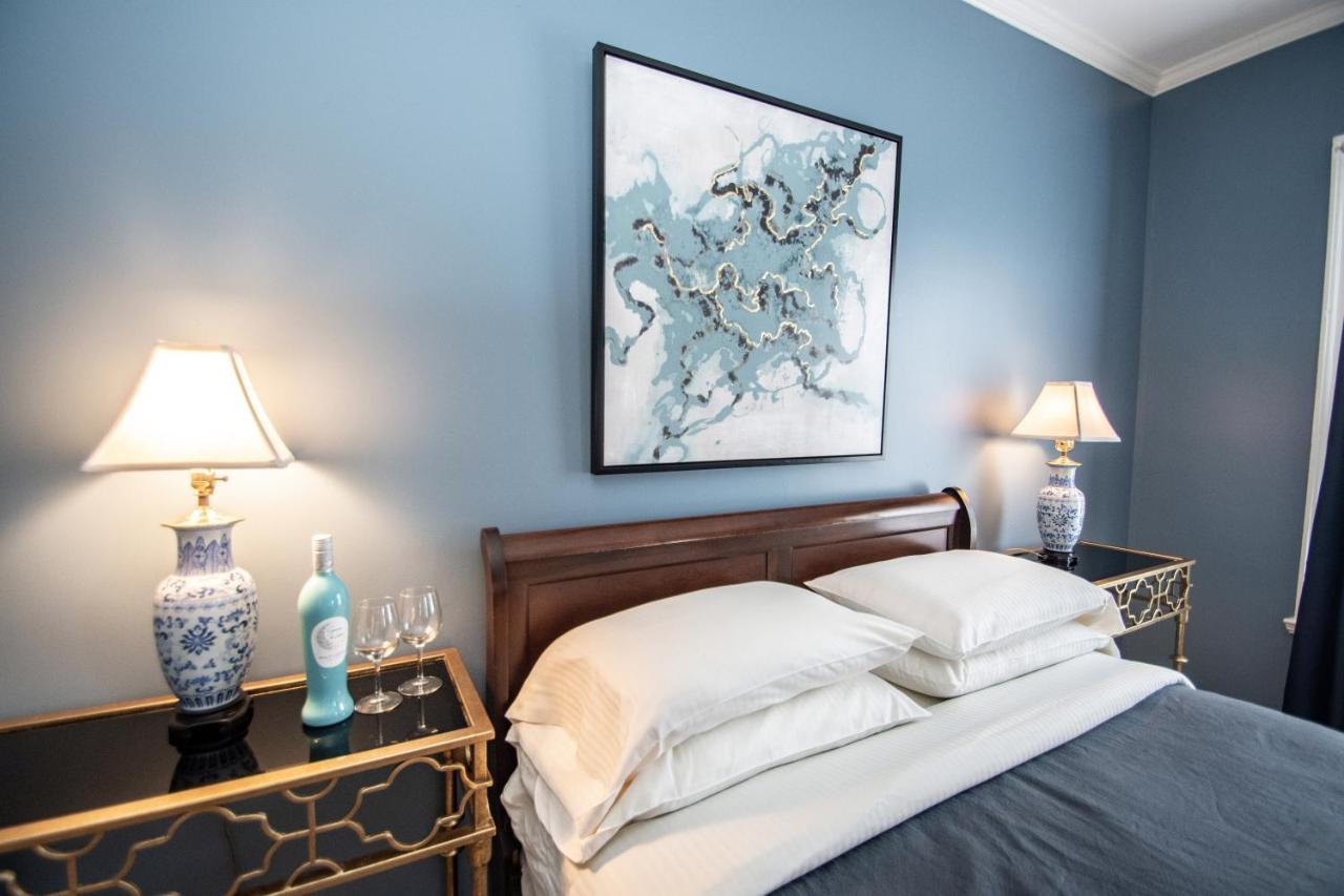 Looking Glass Inn 3*