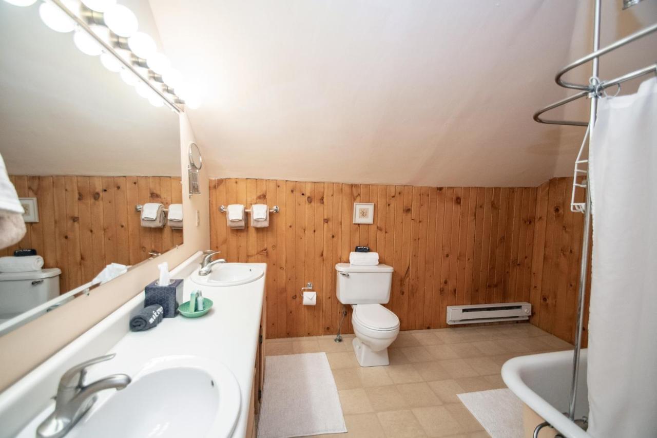 Inn Looking Glass 3*