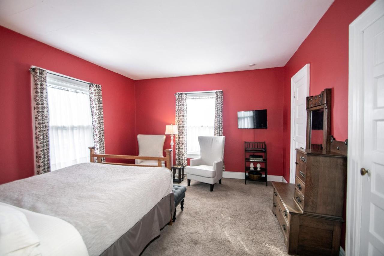 Inn Looking Glass 3*