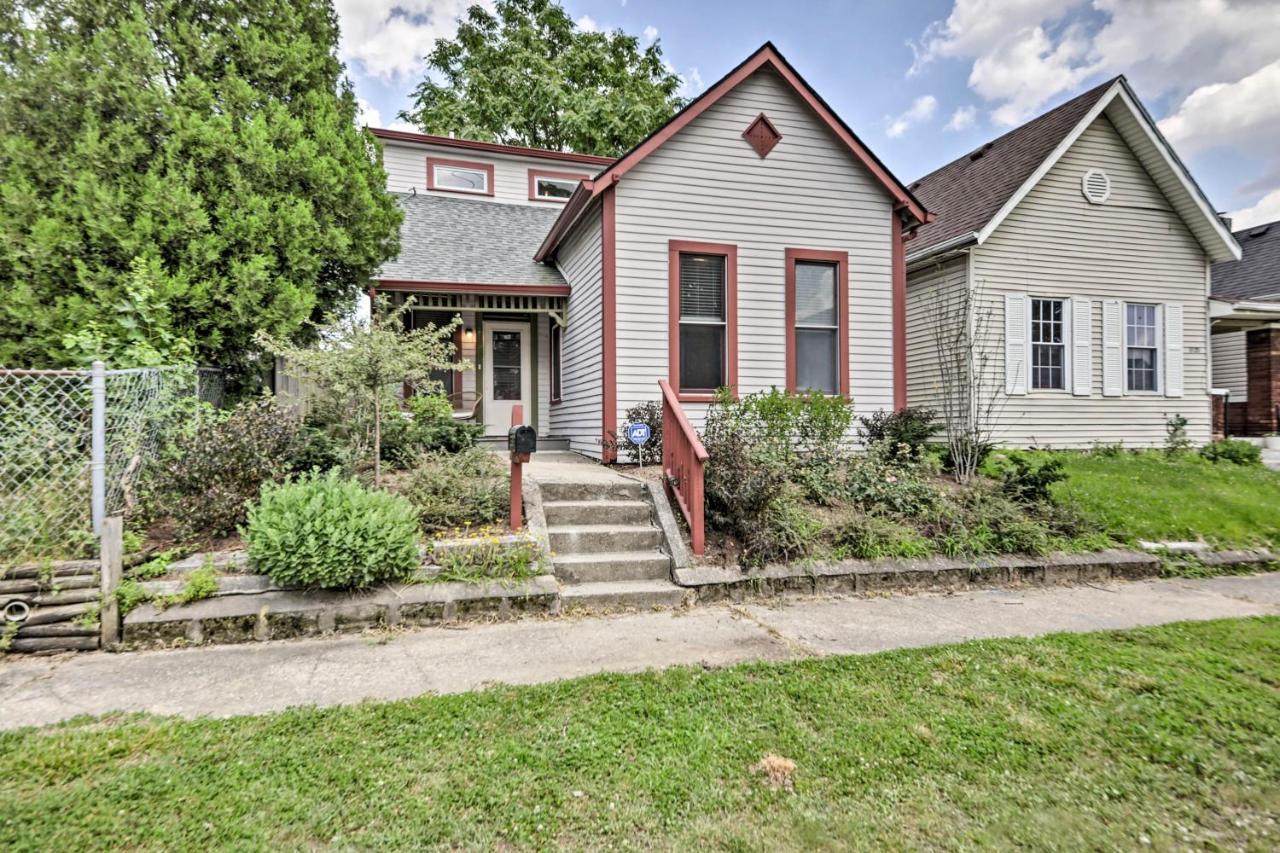 Holiday home Updated Home, Walk To Lucas Oil! *