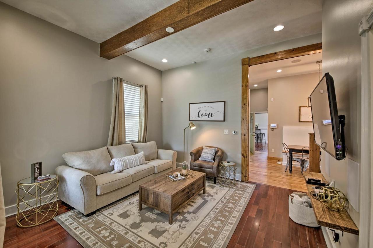 Holiday home Updated Home, Walk To Lucas Oil!