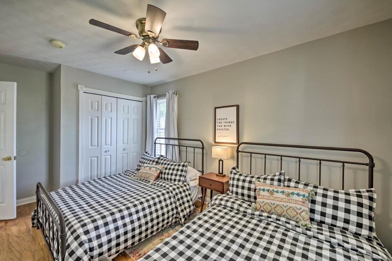 Updated Home, Walk To Lucas Oil! Holiday home Indianapolis